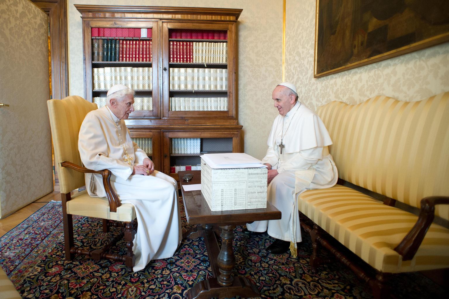 [Image: 2%20popes%20talking%2023%20March%202013.jpg]