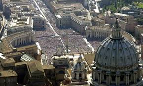 Basilica and crowd.jpeg