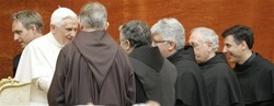 Pope with Franciscans2.jpg