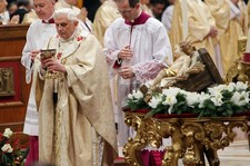 Pope Communion.jpg