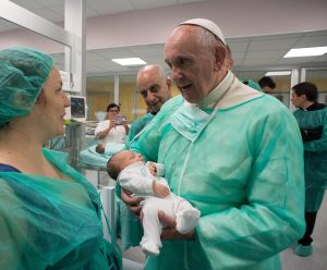 pope-visits-nicu-2